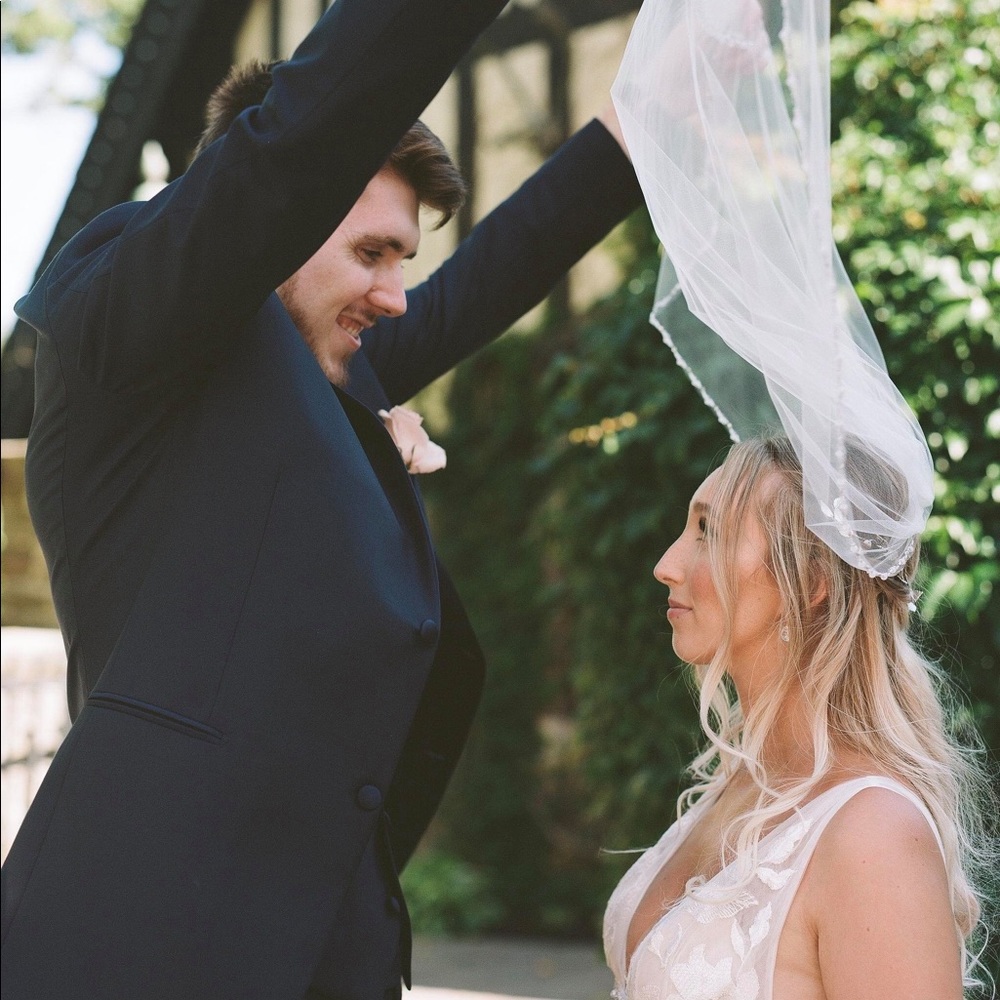 Wedding Veil - Picture 4 of 6